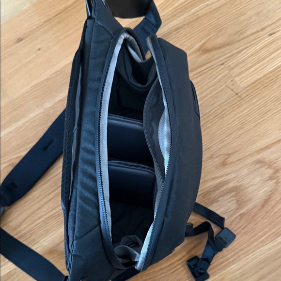 Peak Design Everyday Sling 6L - Picture 3 of 3